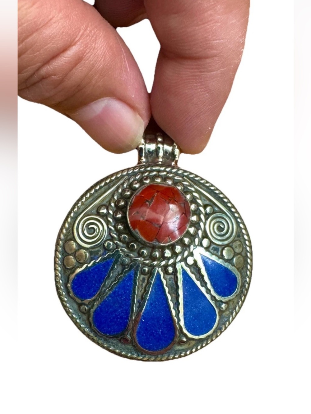 Vintage & Handcrafted Ethnic Floral Theme Pendant Inlay Stones Set In Silver 30g